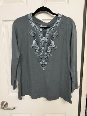 NWT Embroidered Waffle Knit Pullover Top